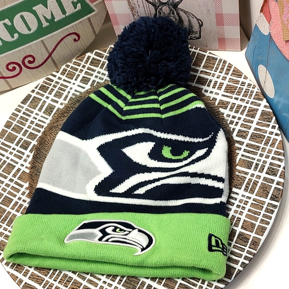 💙 EUC New Era Brand Unisex Use Seattle Seahawks Pom Pom Beanie, OSFM - Picture 3 of 6